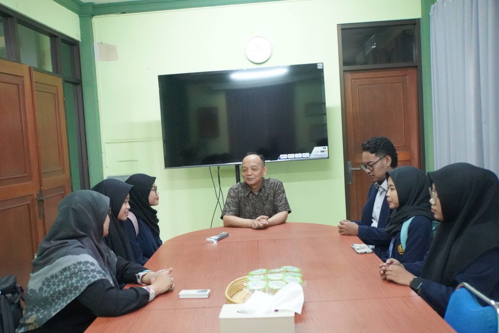 Dukung Pengembangan Kompetensi, BDK Surabaya Sambut Mahasiswa Magang UNESA
